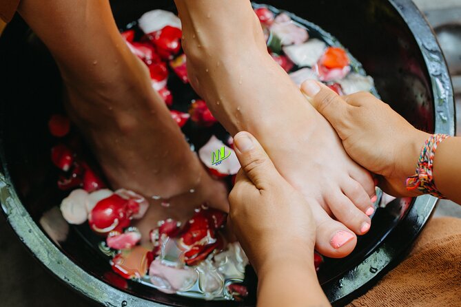 2 hours Bali Lulur Massage & Spa Treatment Including Transfers - Shower and flower bath at the close