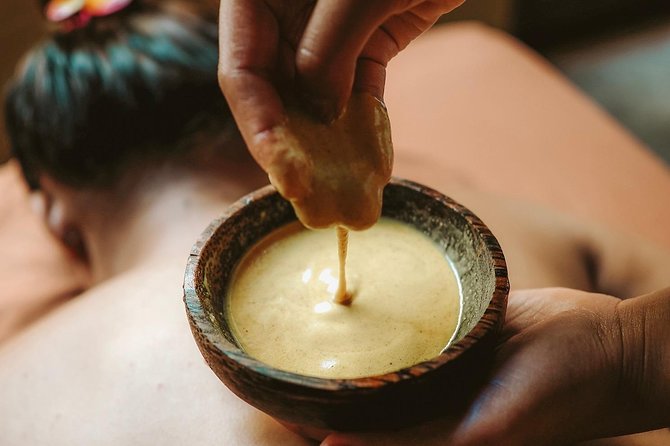 2-Hours Bali Relaxing Massage Package - How the scrub portion works