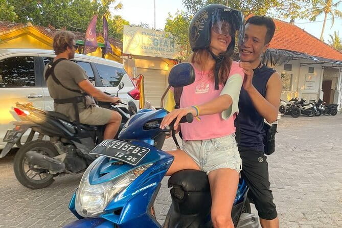 2 Hours Private Scooter Lesson in Bali - Building control in a parking lot or empty field