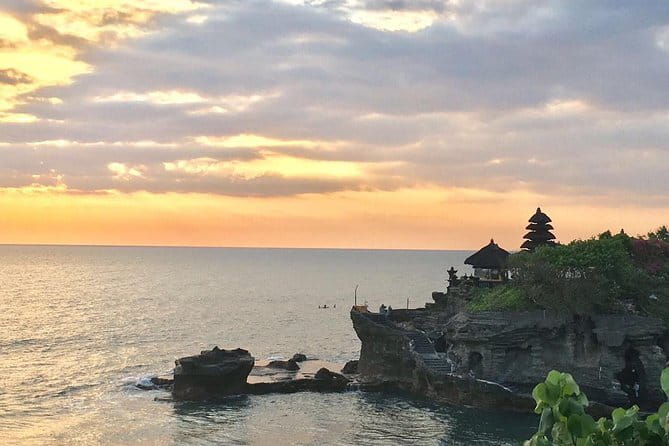 3-Day Private Sightseeing Tour of Bali with Hotel Pickup - Day two: royal gardens, Lake Bratan, and Tanah Lot