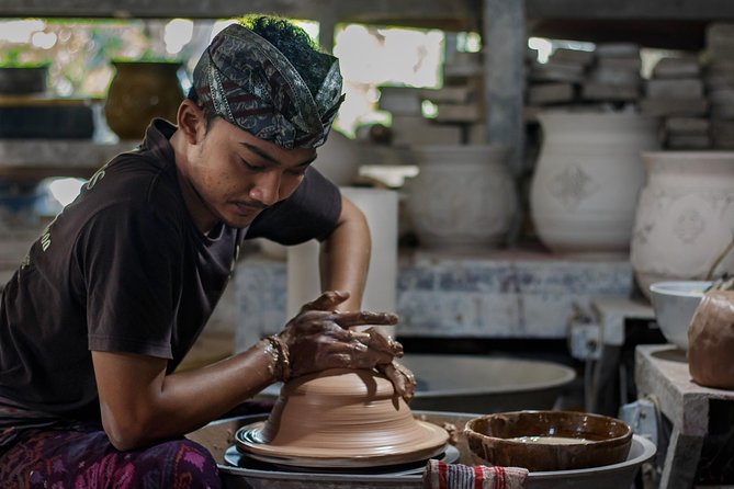 3 Hours Wheel Throwing Basic Ceramic Class - Learning wheel throwing without prior experience