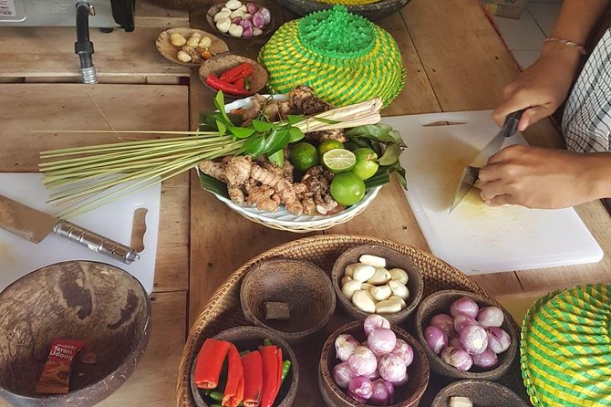 Afternoon Cooking Class & Making Bali Offering with Dinner - The important lesson: Balinese spice paste