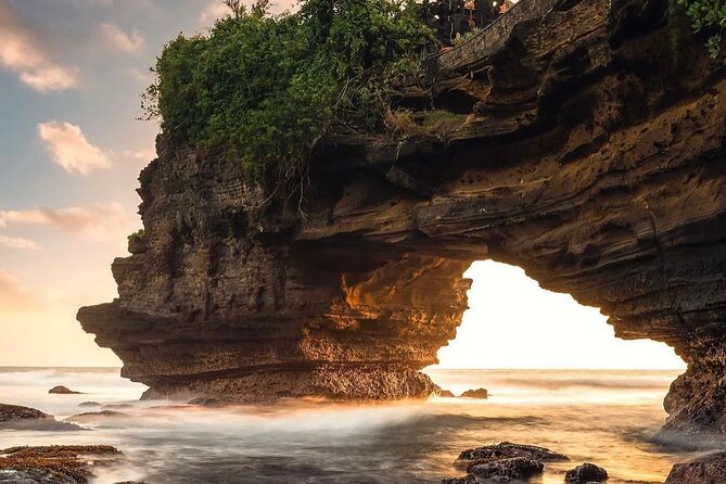 All inclusive Tanah lot & North Bali Tour: Jatiluwih, Ulun Danu - Ulun Danu Bratan brings culture to the lake