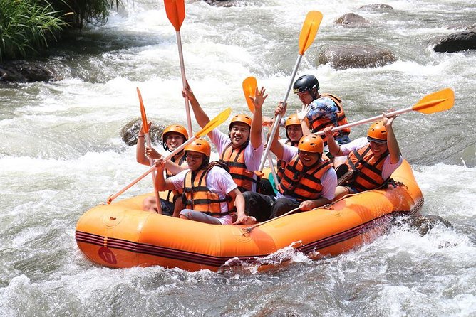 All Inclusive - Toekad Ubud Ayung River Rafting - What the guides add to the ride