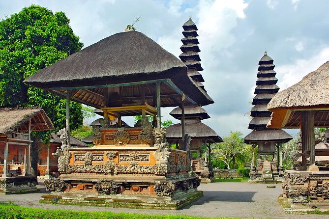 Amazing Tanah Lot and Uluwatu Temple Tour - Uluwatu supplies the dramatic final temple