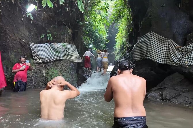 Atman Bali Journey water blessing - Preparing jamu, Bali’s traditional herbal drink