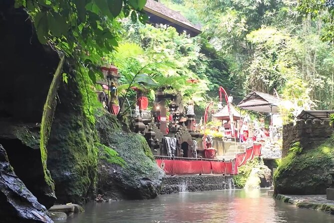 Atman Bali Journey water blessing - Learning Balinese dress and daily customs