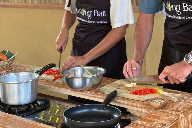 Authentic Balinese Cooking Class in Ubud - Pickup, timing, and group size