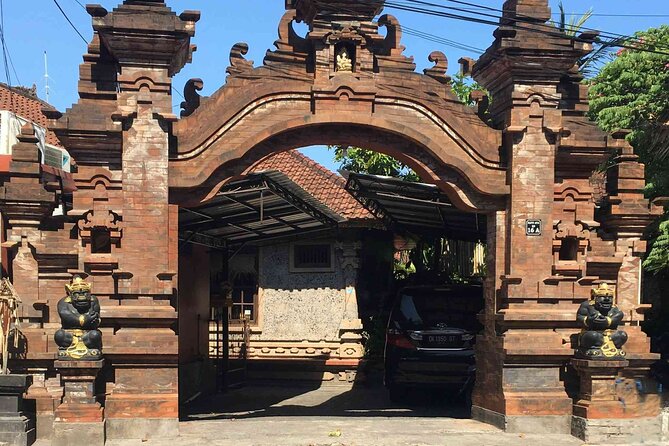 Backlanes and Hidden Sites: A Self-Guided Audio Tour in Seminyak - Through Seminyak’s back lanes and local shops