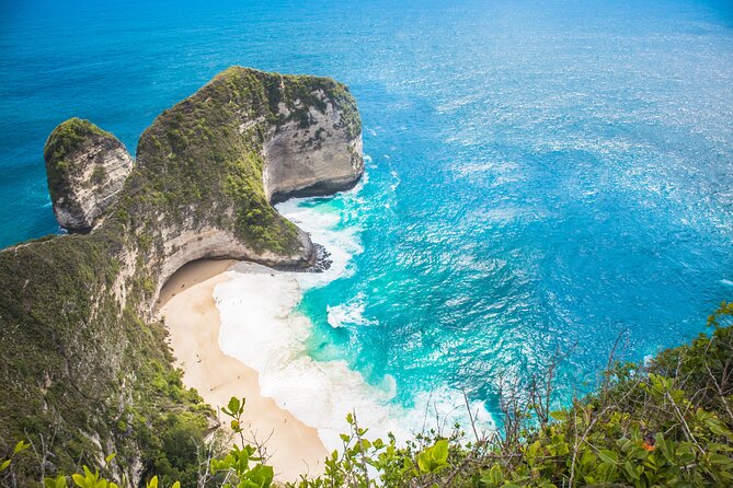 Bali 2 Days and 1 Nights of Nusa Penida and Lembongan Tour - Guides, timing, and the private-tour advantage