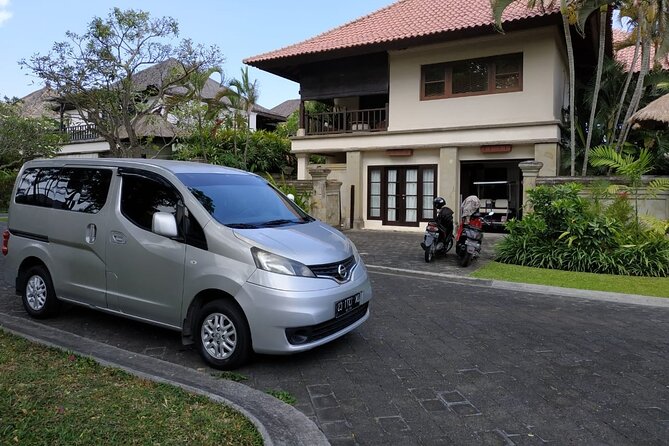 Bali Airport Pick-up to Ubud (Arrival Transfer) - The airport meeting point and the first few minutes