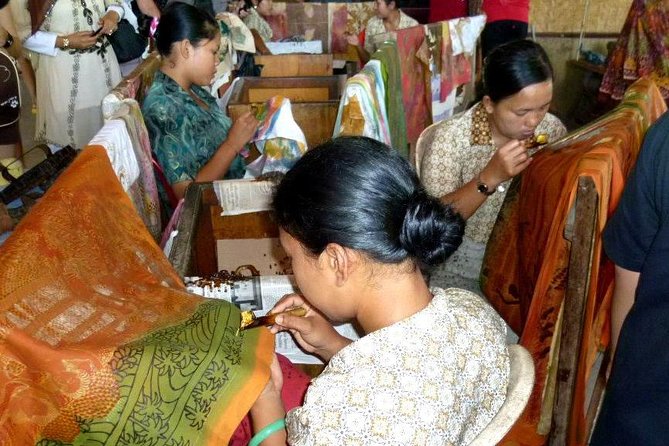 Bali Art Shopping and Culture Tour - Tohpati Village and the first look at Balinese batik