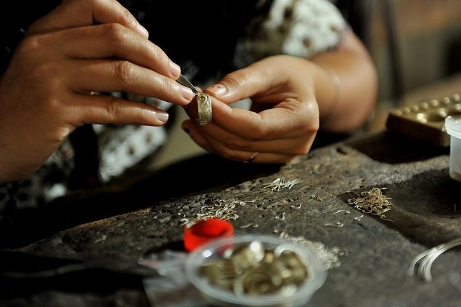 Bali Art Shopping and Culture Tour - Why the private minivan matters
