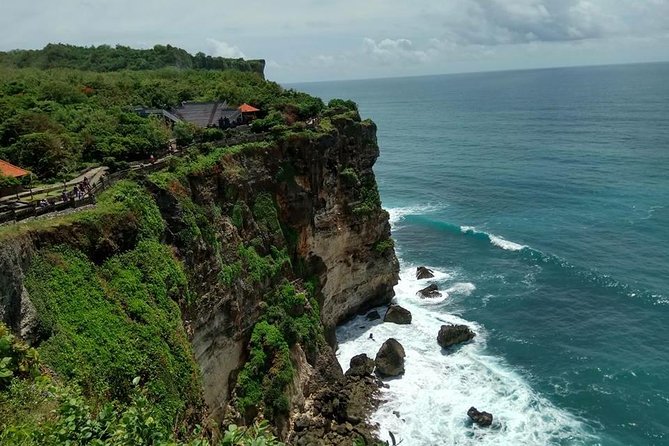 Bali Beaches Hopping - Uluwatu Temple - Nusa Dua: three hours for sand, swimming, and paid activities