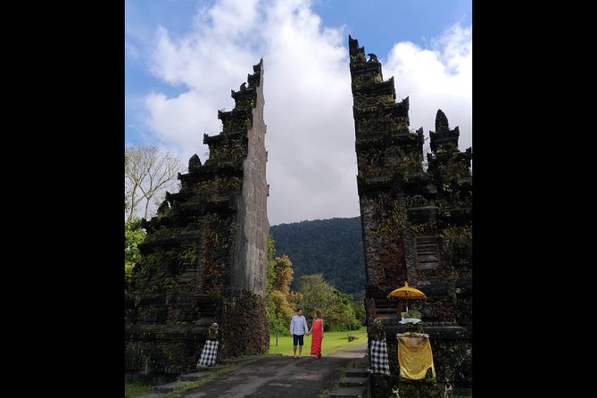 Bali Beautiful Insta with Real Bali Swing - Ulun Danu Beratan Temple is the cultural pause