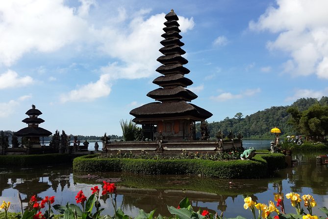Bali Beautiful Insta with Real Bali Swing - The guide can shape the whole experience