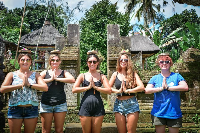 Bali Countryside Cycling Tours - Getting on the bikes in the Bali highlands