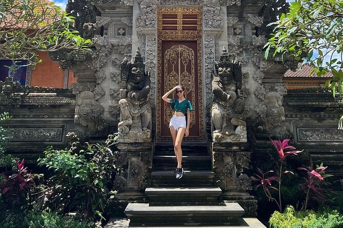 Bali Customized Tour Private Car and Driver - Tanah Lot at the coast