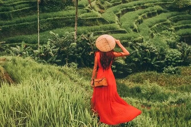 Bali Day Trip to Ubud Highlight Tour and Tanah Lot Temple - Puseh Batuan Temple: A smaller cultural stop