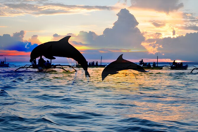 Bali Dolphin Watching Sunrise Tour in Lovina Beach - Ulun Danu Beratan is the day’s signature temple