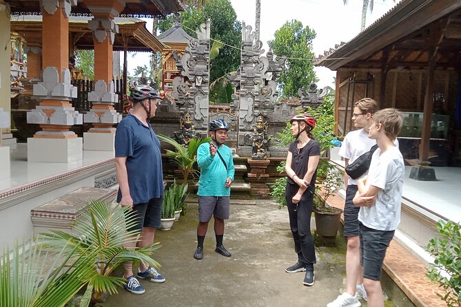 Bali Downhill Natural Cycling Tour & visit Volcano - Choosing a bike at Balai Desa Pekraman Pukuh