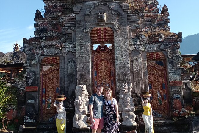 Bali Driver Recommendation - Barong and Kris Dance: confirm the performance time