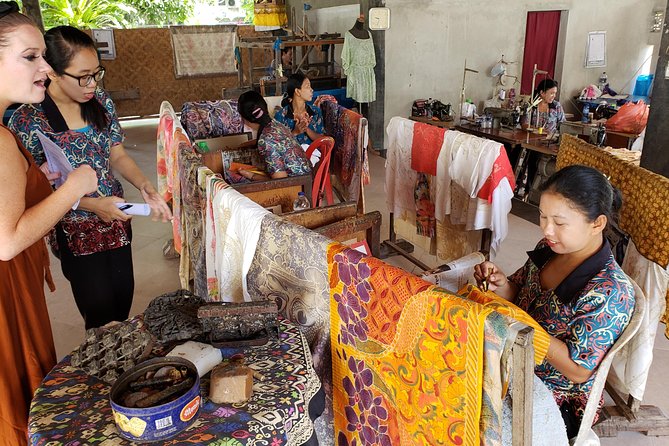 Bali Full Day Holy Water Tour - Sari Amerta Batik Collection: from weaving to browsing