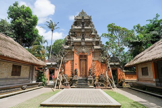 Bali Full-Day Tours : Waterfall and Ubud Destination Trip - Tegenungan Waterfall: A Strong Opening Stop