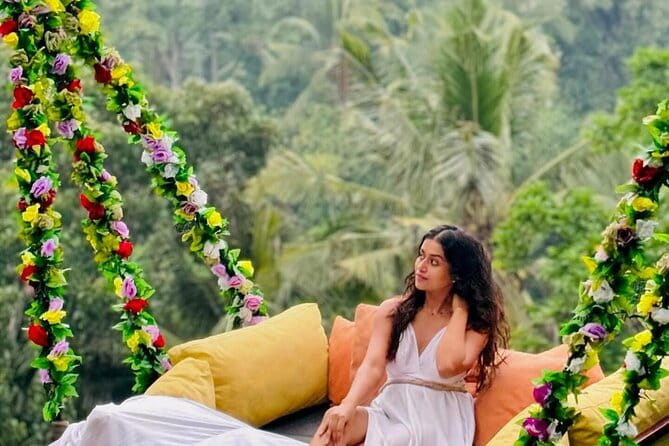 Bali Full-Day Tours : Waterfall and Ubud Destination Trip - Lunch and the Move Into Central Ubud