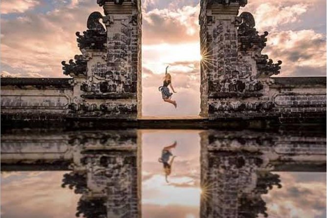 Bali Gate of Heaven and Hidden Waterfall privatel Tour - Tirta Gangga and its clear spring pools