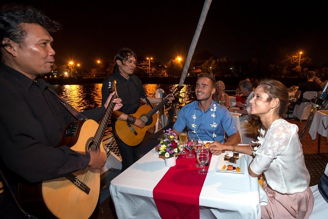 Bali Hai - Romantic Aristocat Evening Dinner Cruise - Four details that shape your evening