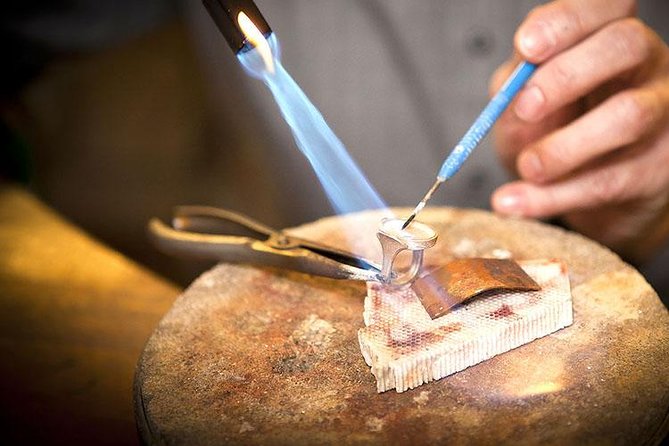 Bali Highlights Private Tour with Elephant Cave and Rice Field - Mas Village and the Art of Wood Carving