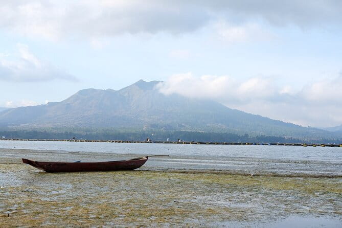 Bali Instagram Tour - DESIGN Your Own Trip - Lempuyang Temple and the famous photo setting