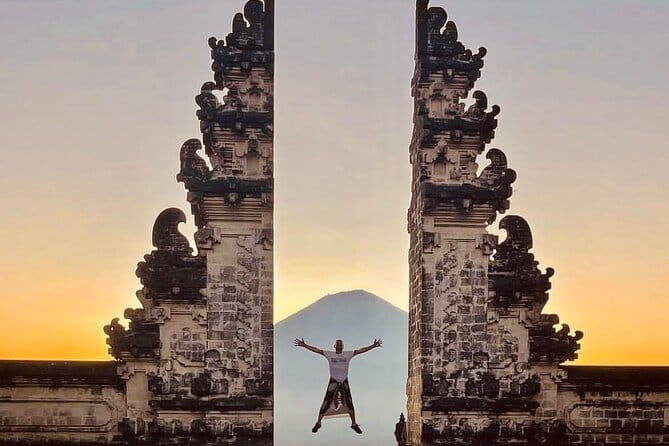 Bali Instagram Tour - DESIGN Your Own Trip - Tukad Cepung Waterfall and the nature break