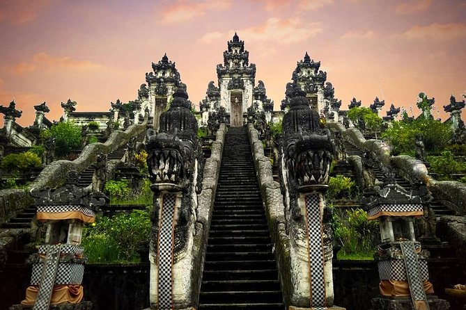 Bali Instagram Tour: Lempuyang Temple, Tirta Gangga and Tukad Cepung Waterfall - How the private vehicle affects the day