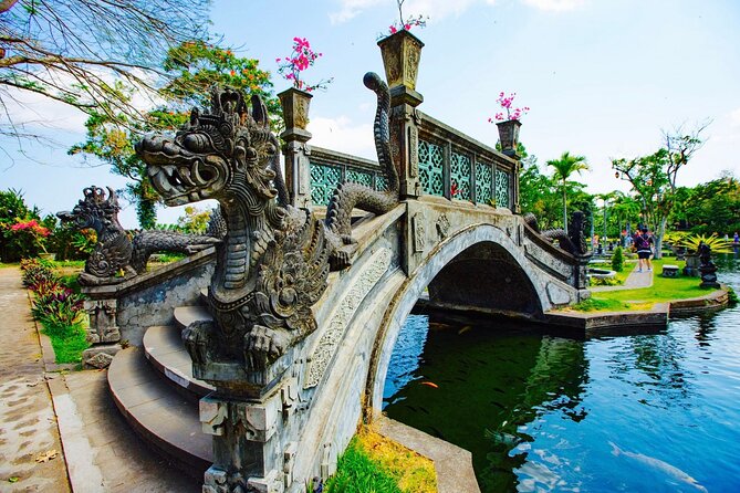 Bali Instagram Tour: The Most Popular Spots ( Private All-Inclusive ) - Walking into Tukad Cepung Waterfall