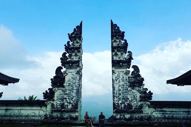 Bali : Instagrams Tour Lempuyang Temple, Tirta Gangga- Tukad Cepung , Tibumana Waterfall - Why this Bali photo tour works