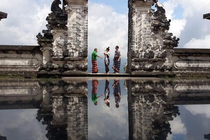 Bali : Instagrams Tour Lempuyang Temple, Tirta Gangga- Tukad Cepung , Tibumana Waterfall - Tirta Gangga’s royal water gardens