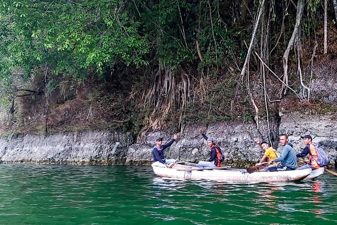 Bali Jungle Trekking and Lake Canoeing Tour - Canoeing across the twin lakes