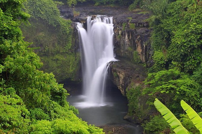 Bali Lempuyang Temple, Waterfall with Rice Terrace Tour - Walking into Tukad Cepung Waterfall
