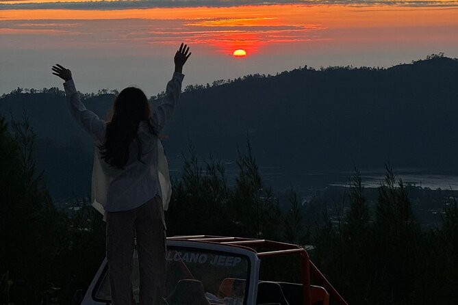 Bali: Mount Batur Jeep Sunrise & Hot Springs - All Inclusive - A Floating Temple and the Photo Stop