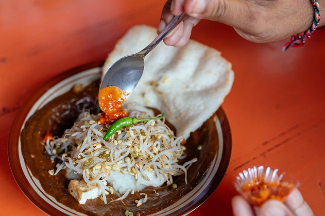 Bali Private Food Walking Tour With Locals: The 10 Tastings - Catur Muka Statue and Denpasar’s civic center