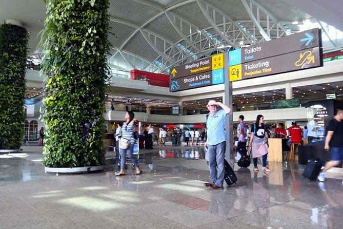 Bali Private Hotel Transfer Point To Point All Area - Meeting the driver at your hotel lobby