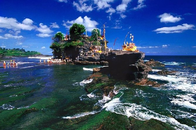 Bali Private Tour: Ulun danu Temple, Iconic Handara Gate & Tanah lot sunset. - A long Bali day with a private driver