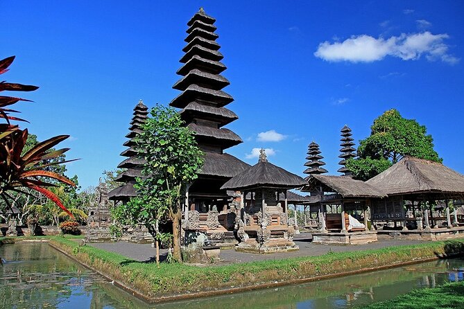 Bali Private Tour: Ulun danu Temple, Iconic Handara Gate & Tanah lot sunset. - Tanah Lot at sunset: the closing scene