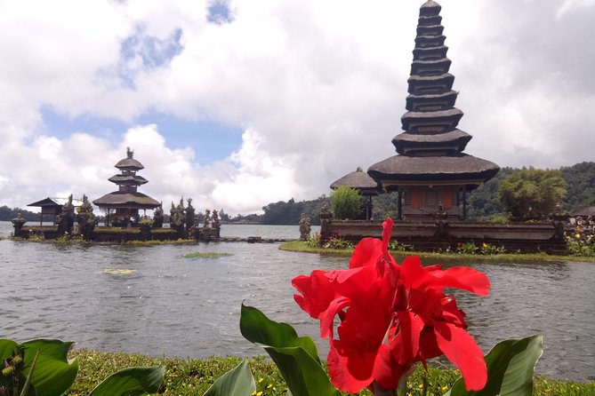 Bali Private Tour: Ulun danu Temple, Iconic Handara Gate & Tanah lot sunset. - What the $57 price really covers
