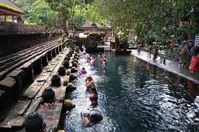 Bali Purification Ritual - Changing into Balinese Hindu clothing