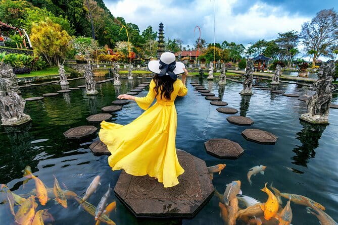 Bali Spiritual Shamanic-Palm Reading, Temple Healing Tour - Why the guide matters so much