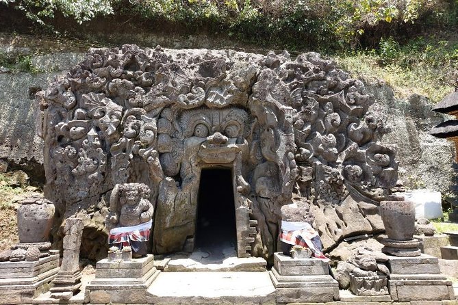 Bali Swing Ubud Private Day Tour - Starting with Barong and Kris Dance