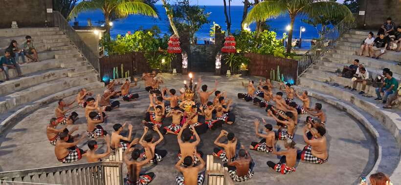 Bali: Tanah Lot Temple Sunset Kecak & Fire Dance Show Ticket - Why Tanah Lot makes a strong stage